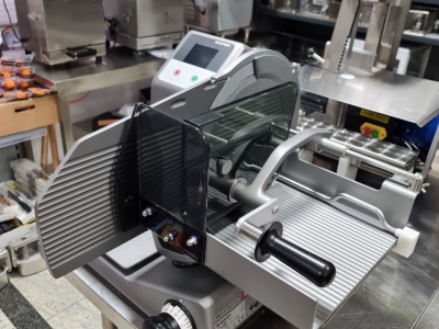 Salamoreznica Bizerba VS 12 W (s tehtnico) / rabljena 